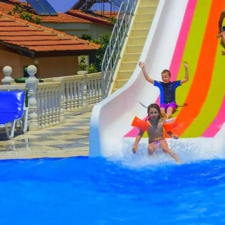 Riverside Garden & Suna's Club 4*