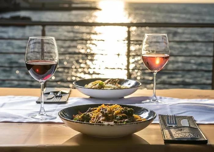 Riverside Garden & Suna's Club Krini