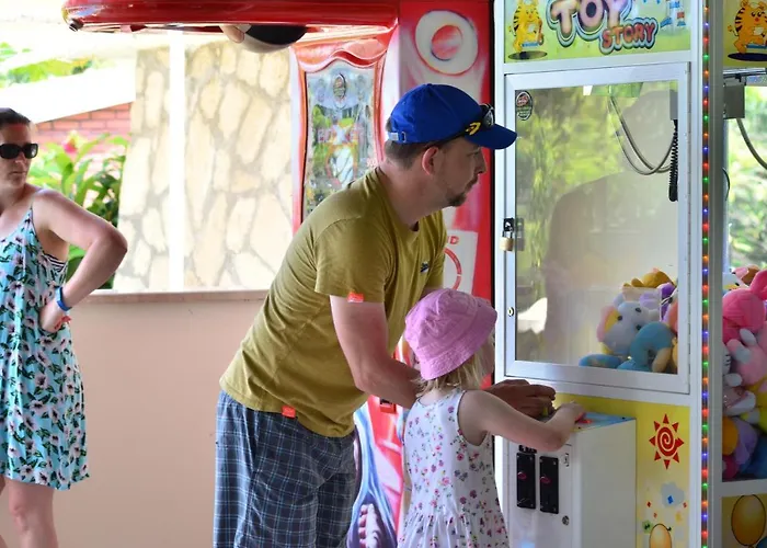 Riverside Garden & Suna's Club Krini