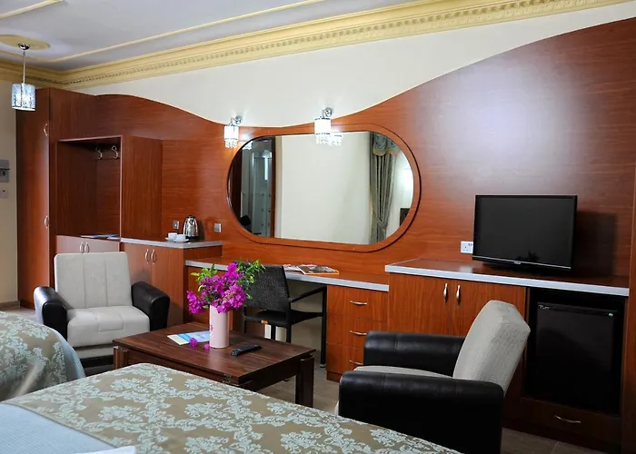 Riverside Garden & Suna's Club 4*