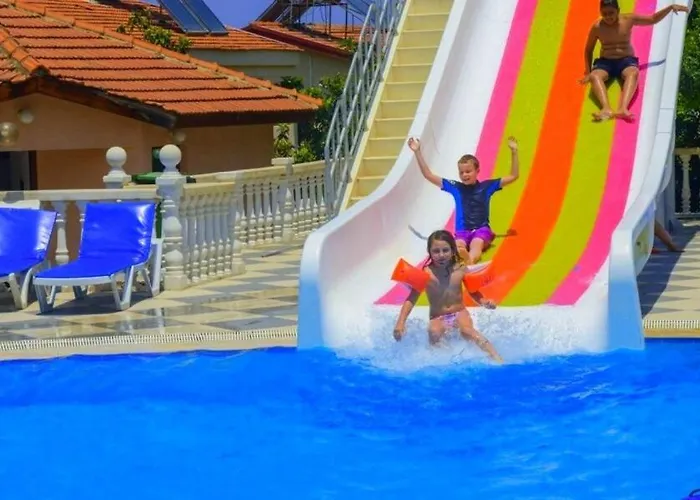 Riverside Garden & Suna's Club 4*